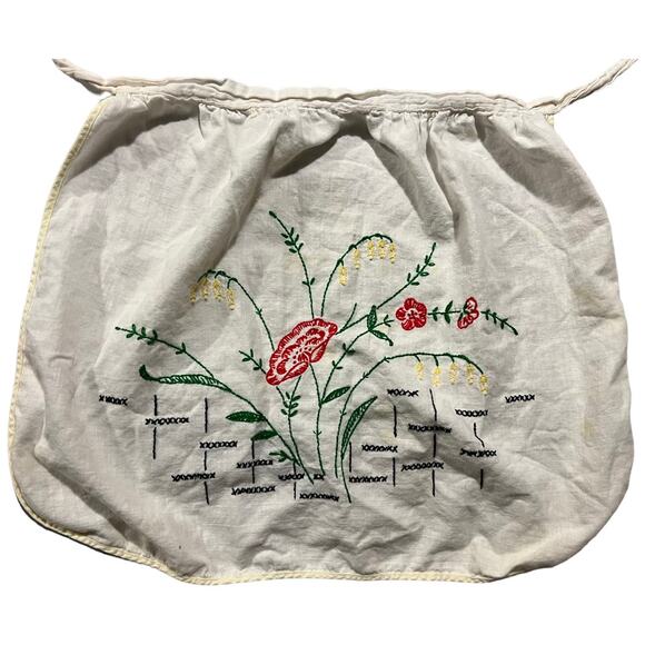 Vintage 1950 Half Apron White Cotton Hand Embroidered Floral Garden Apron Roses - Picture 7 of 12
